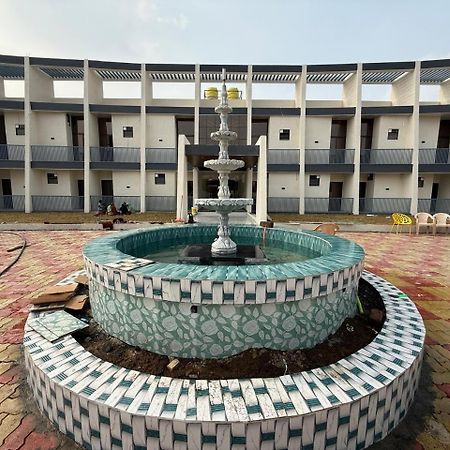 Hotel Madhuban Aurangābād Esterno foto