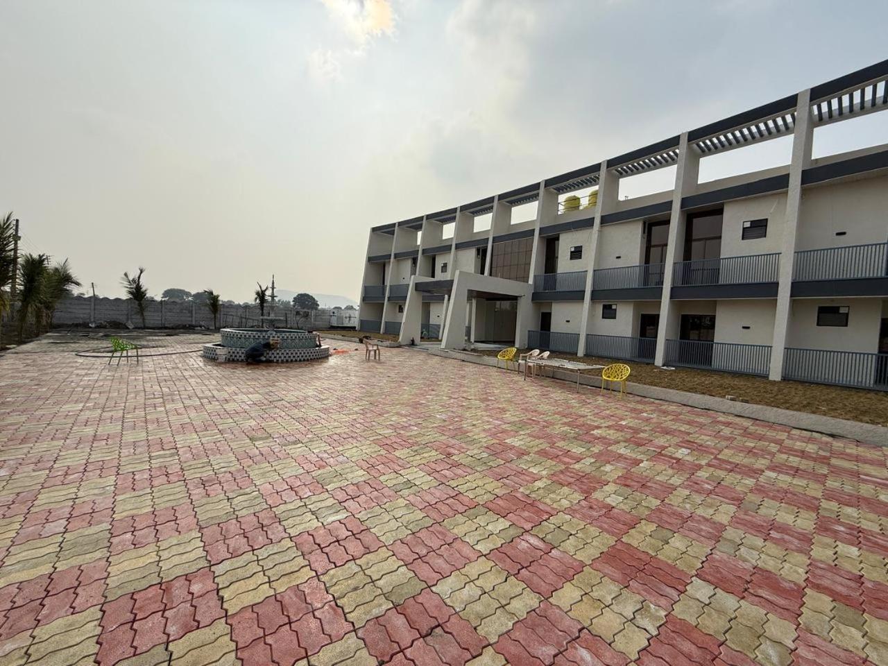 Hotel Madhuban Aurangābād Esterno foto